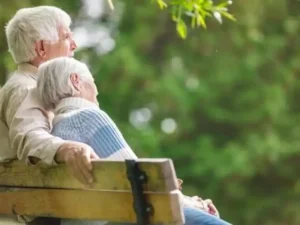 افزایش انگیزه زندگی از مزیت های ازدواج در سالمندی